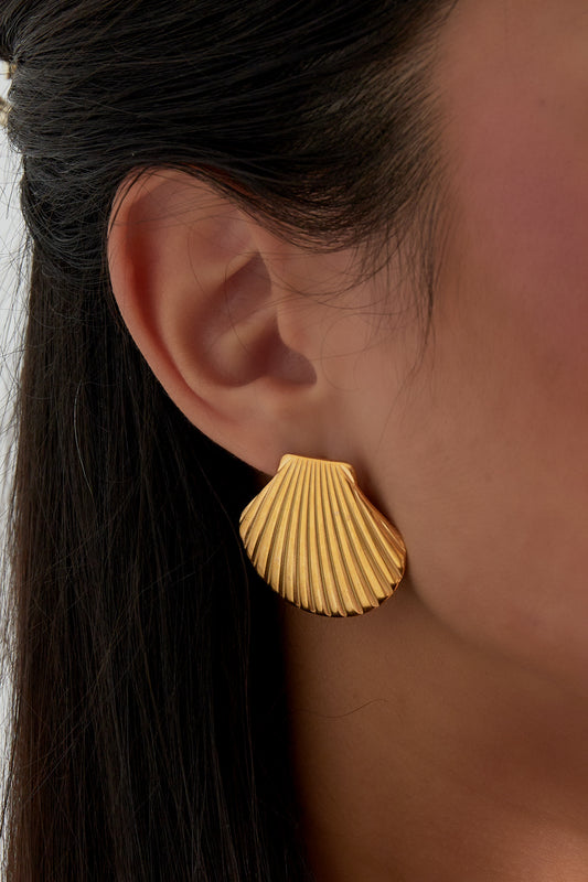 Beach Girl Shell Earrings