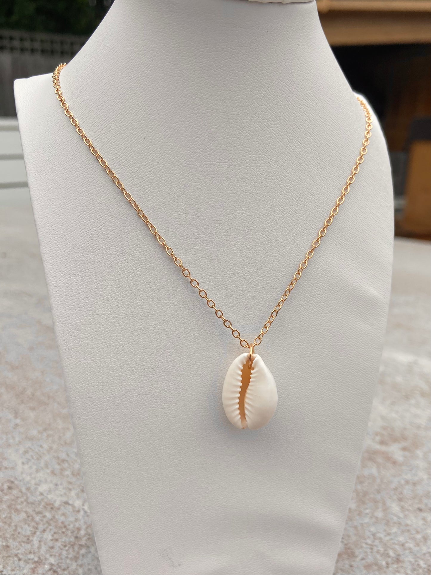 Simple Shell Necklace