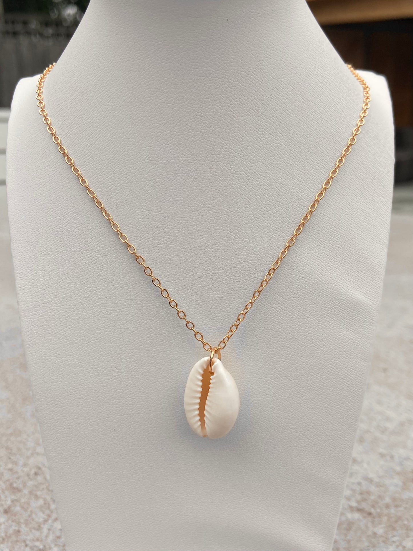 Simple Shell Necklace