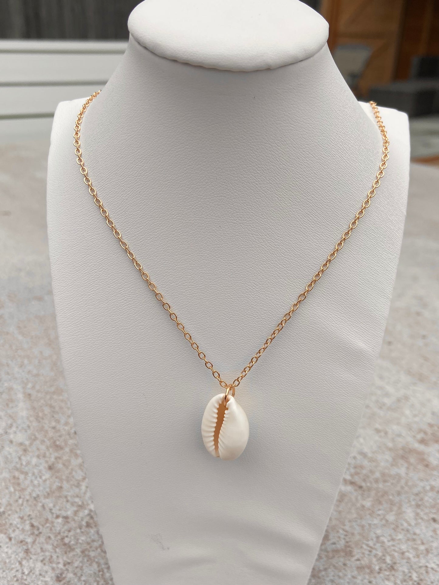 Simple Shell Necklace