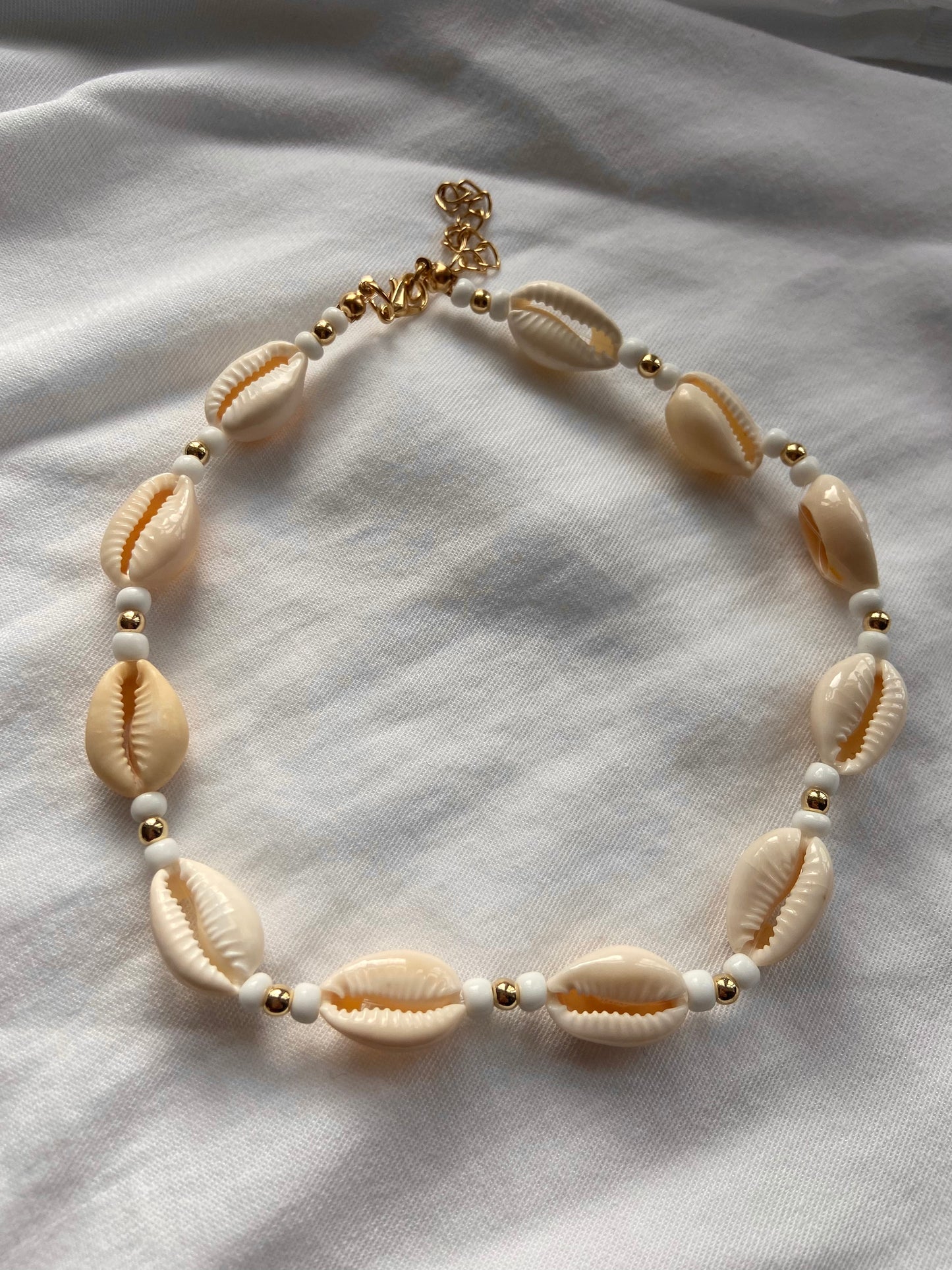 Twisted Shell Choker