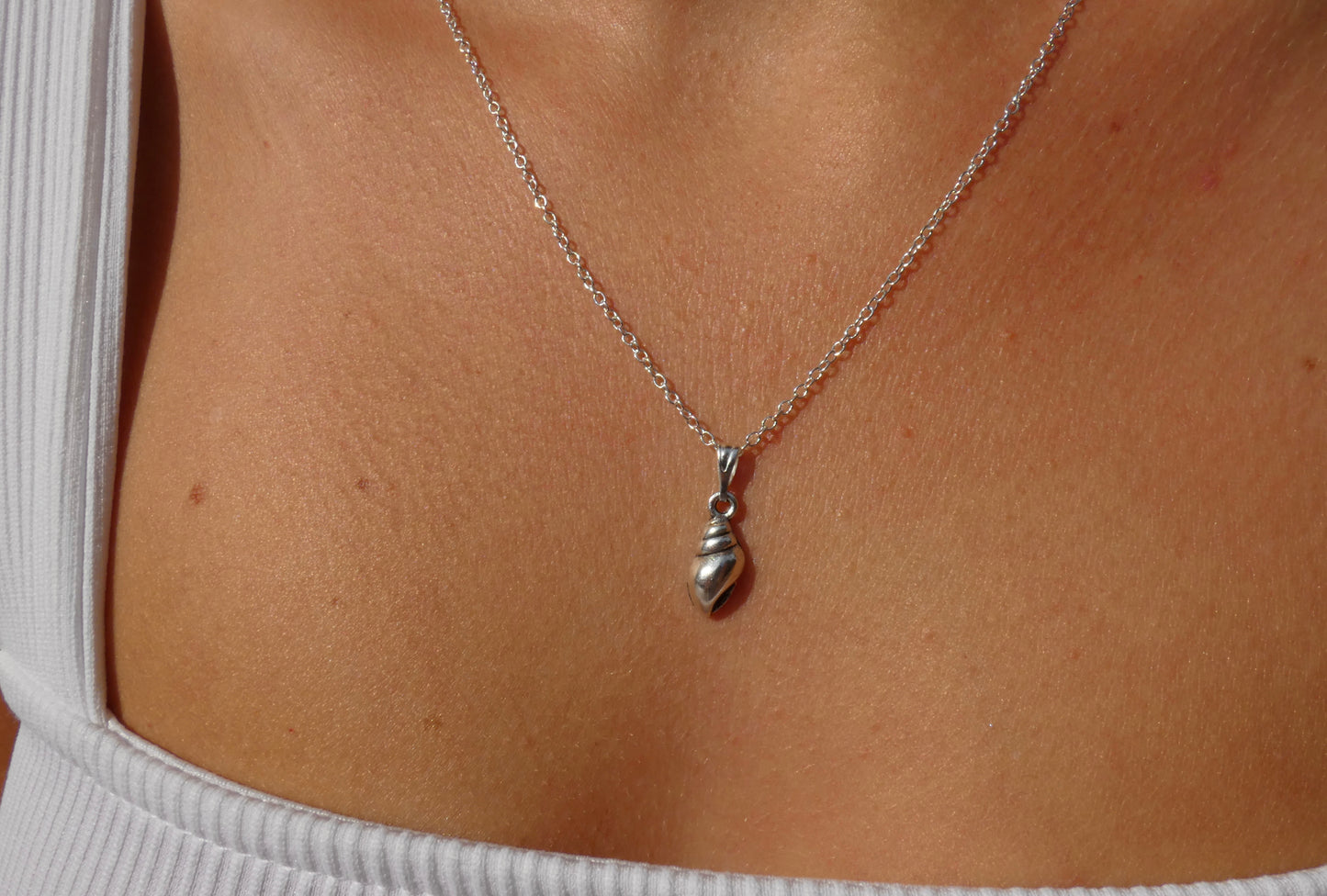 Single Shell Necklace