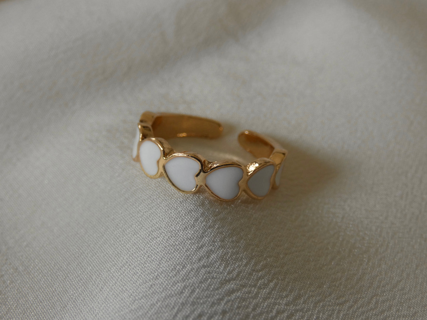 White Hearts Ring
